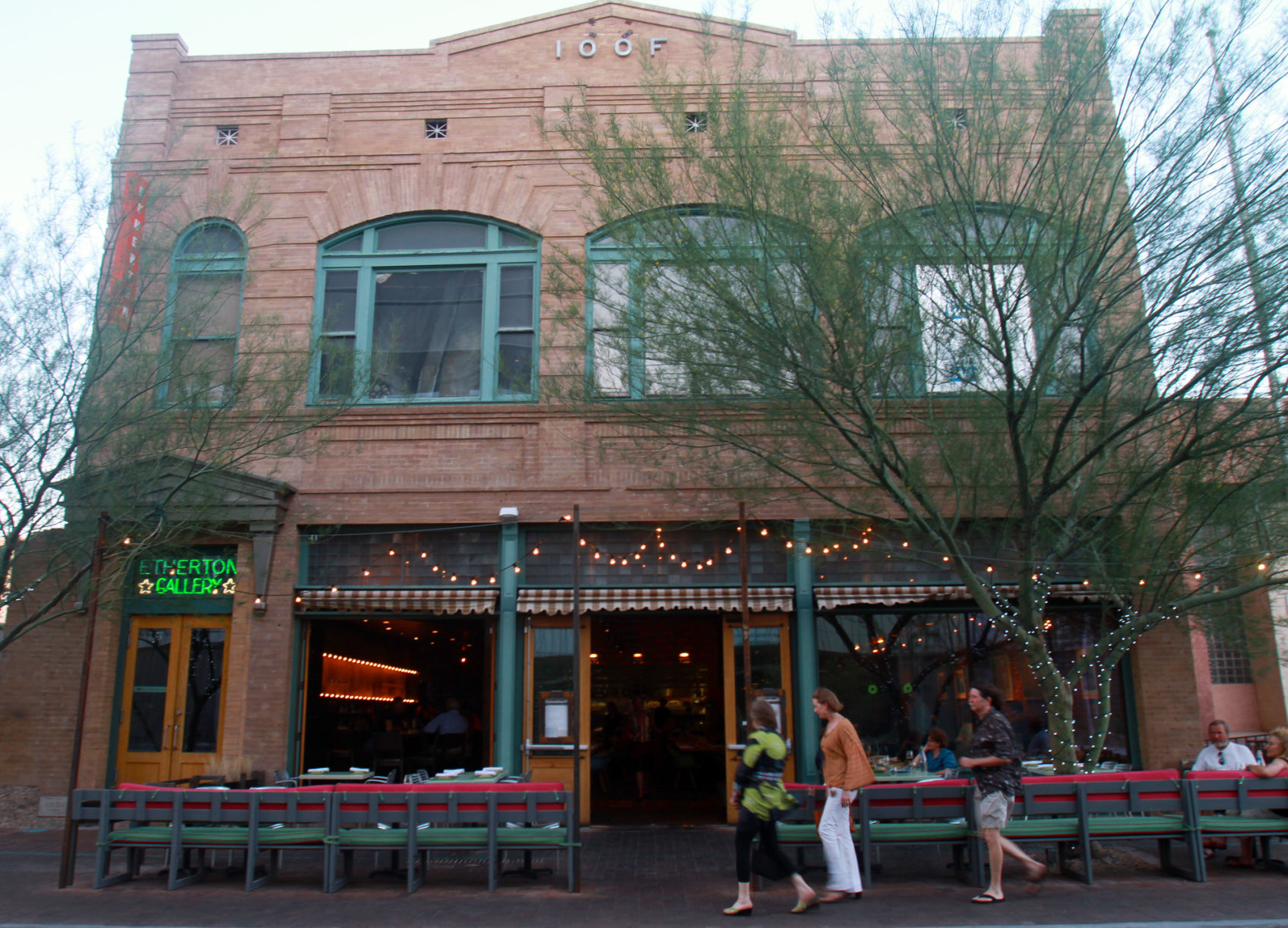 Downtown Kitchen & Cocktails